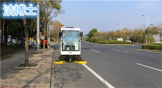 駕駛式掃地車(chē)