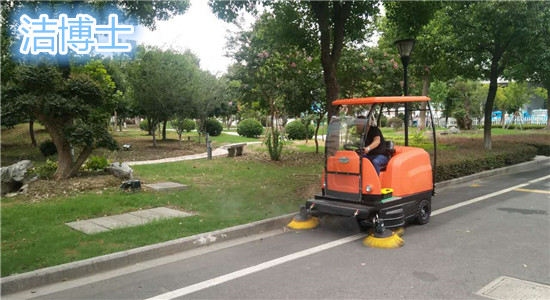 潔博士掃地車